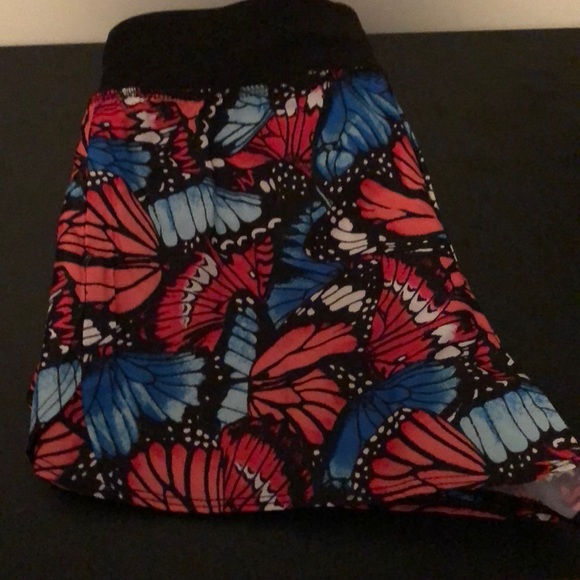 Shorts - Picture 3 of 3